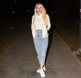 Ünlü sunucudan ‘Projeler yolda’ mesajı