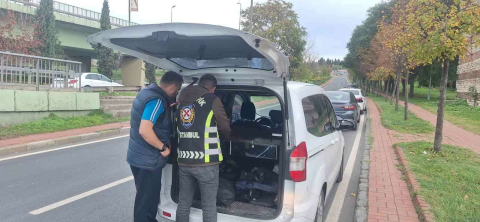 Fatih’te yayalara yol vermeyen sürücülere cezai işlem uygulandı