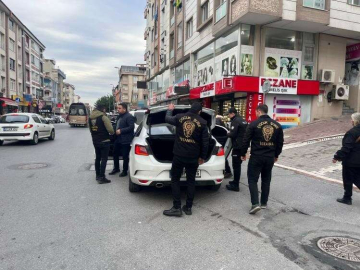 Esenyurt’ta tatilin ardından okul önlerinde trafik denetimi yapıldı