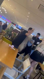 Taksim’de AVM’de saç saça kavga eden genç kadın konuştu: “Ne bakıyorsun deyip tekme attım”