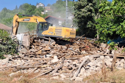 Gölcük'te riskli yapılara geçit yok!