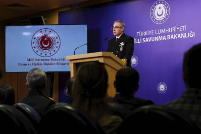 TSK'dan Suriye ve Yunanistan'la eğitim atağı... 49 Suriyeli öğrenci Harp Okulu'nda!