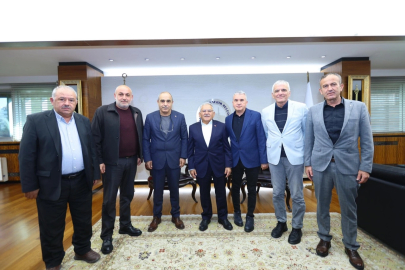 Memduh Büyükkılıç'a ziyaretçi akını