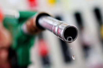 Benzin ve motorine yılın ilk zammı