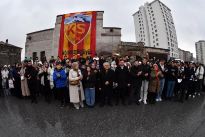 Memduh Büyükkılıç 'Filistin yürüyüşüne' katılan Kayserilileri dualarla uğurladı