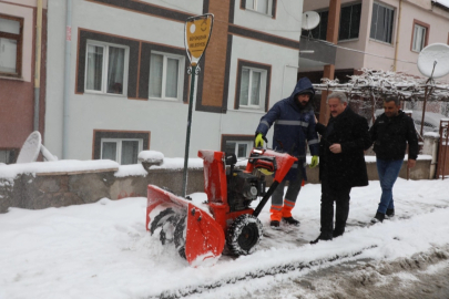 Mustafa Palancıoğlu karlı havada sahaya indi
