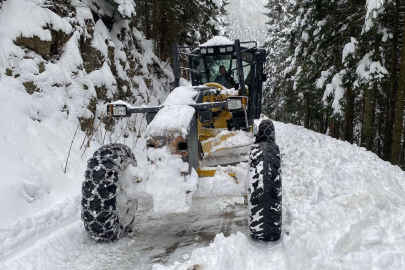 Trabzon’da 70 mahalle yolu ulaşıma kapandı