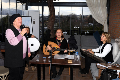 Kocaeli'de notalardan gönüllere uzanan 'Saygınlar' korosu