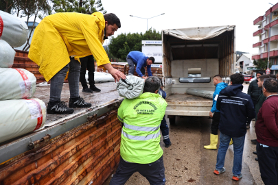 Antalya'da hortum ve fırtına mağduru üreticiye destek