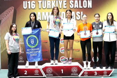 Bursalı atletler Türkiye Şampiyonası’nı 5 madalyayla tamamladı