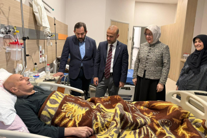 AK Parti Yalova Heyetinden Hastalara Moral Ziyareti