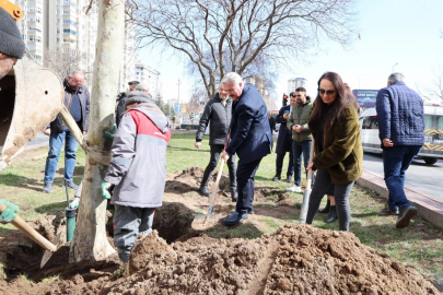 Kayseri Melikgazi'de bahar fidan dikimiyle geldi