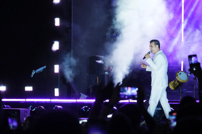 Ferhat Göçer’den Manisa’da Unutulmaz Festival Gecesi