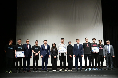BTÜ’de Liselerarası Veri Olimpiyatı ödülleri sahiplerini buldu