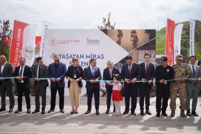 Kars Yaşayan Miras Şöleni Tüm Coşkusuyla Başladı
