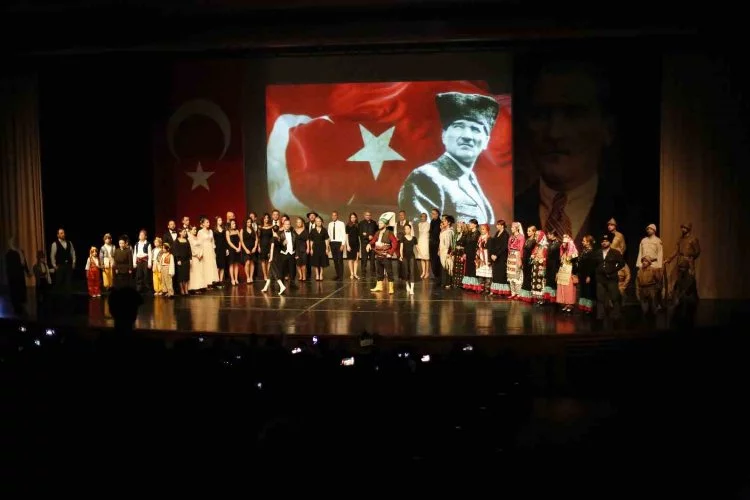 "İz" gösterisi Atatürk’ün hatıralarını yaşatıyor