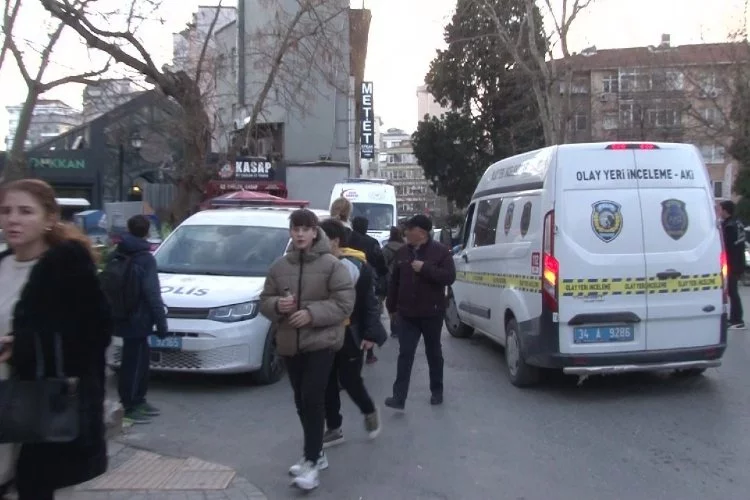 Marmaray’da bir kişi raylara atlayarak intihar etti