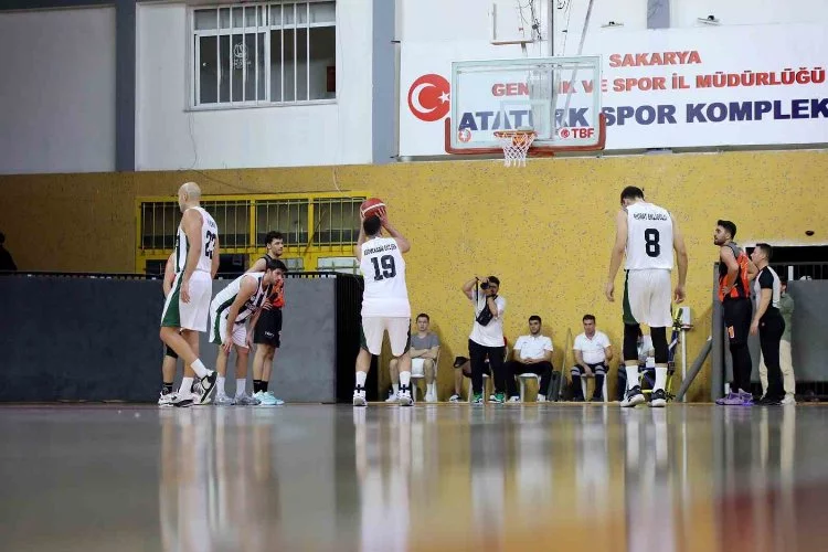 Büyükşehir Basketbol Takımı, İstanbul’dan zaferle döndü