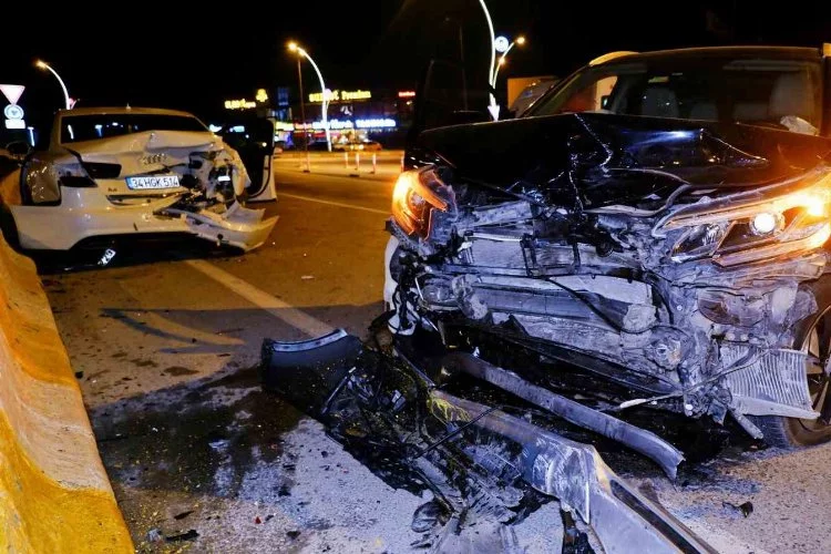 Edirne’de iki otomobil çarpıştı: 2 yaralı