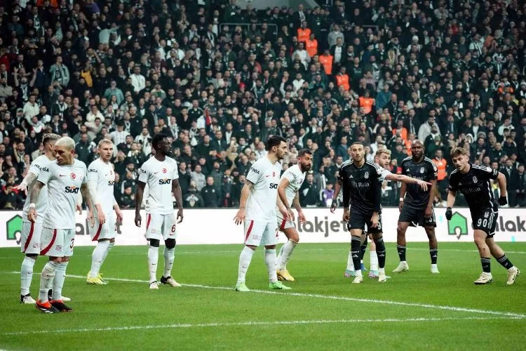 Trendyol Süper Lig: Beşiktaş: 0 - Galatasaray: 1 (İlk yarı)